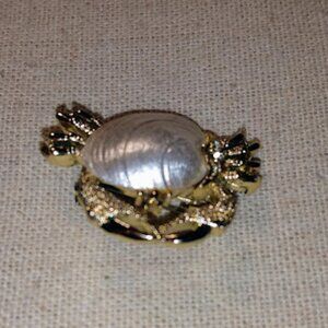 Gerry's: Marked cute crab with rhinestone design brooch.